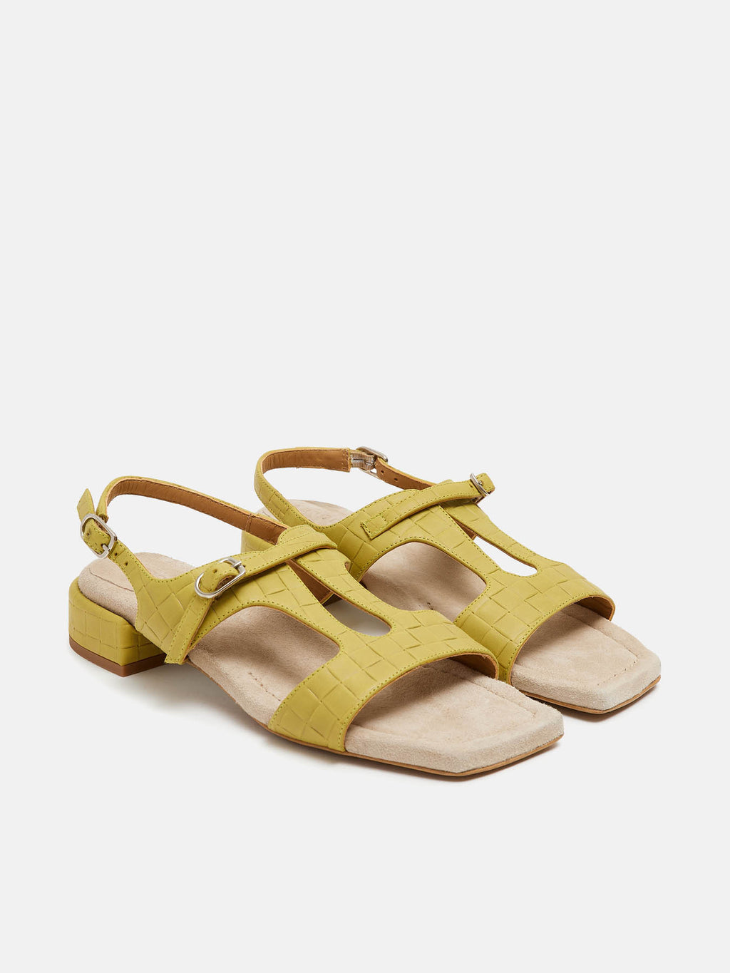 Women's leather sandal with low heel. Niza
