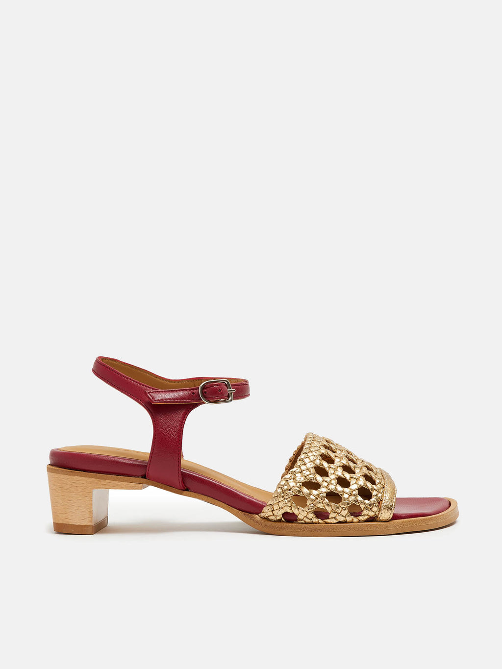 Women's leather low-heel sandal. Naroa