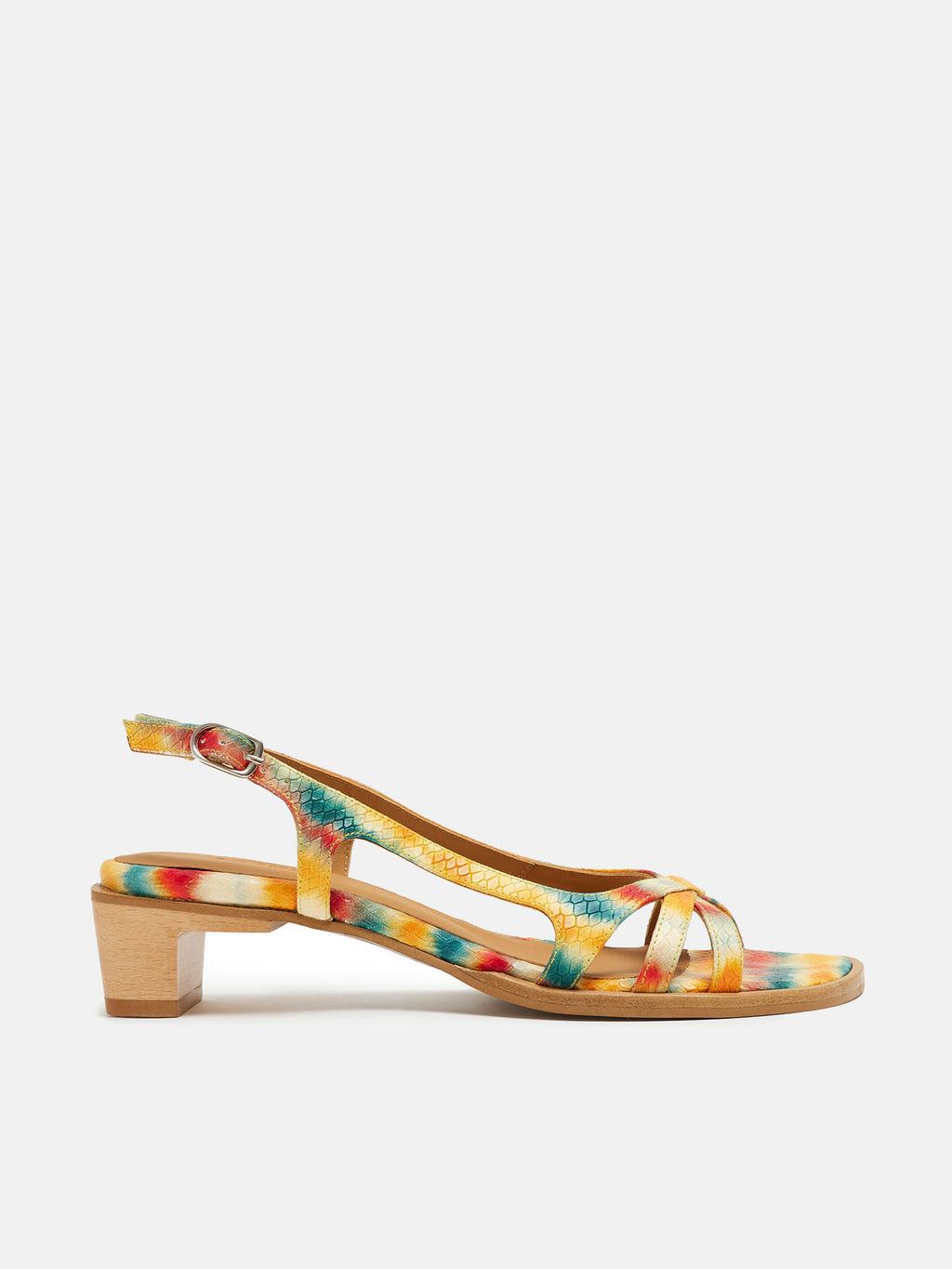Women's leather sandal with low heel. Nieves