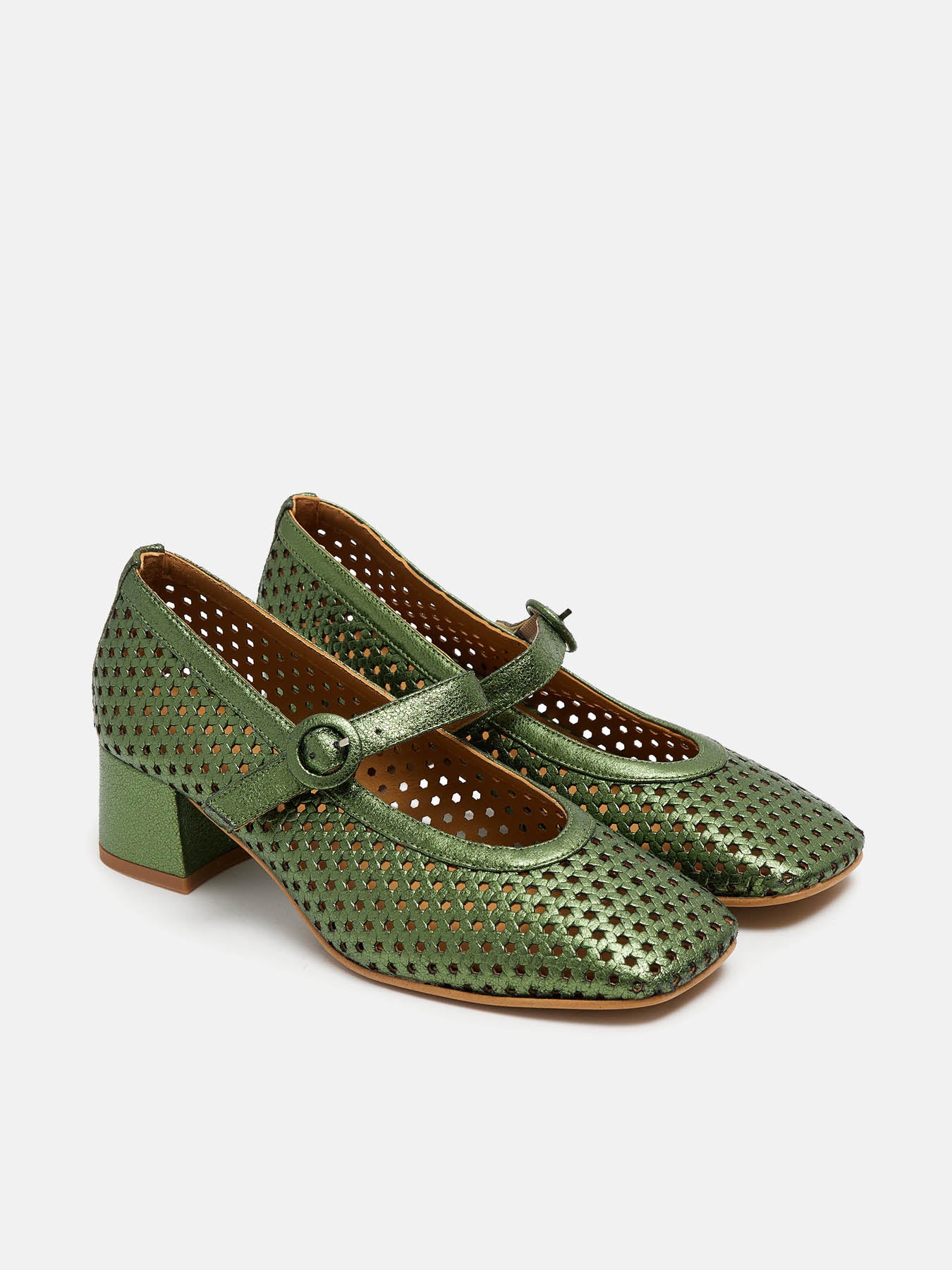 Zapato de mujer en piel con tacón bajo. Nancy