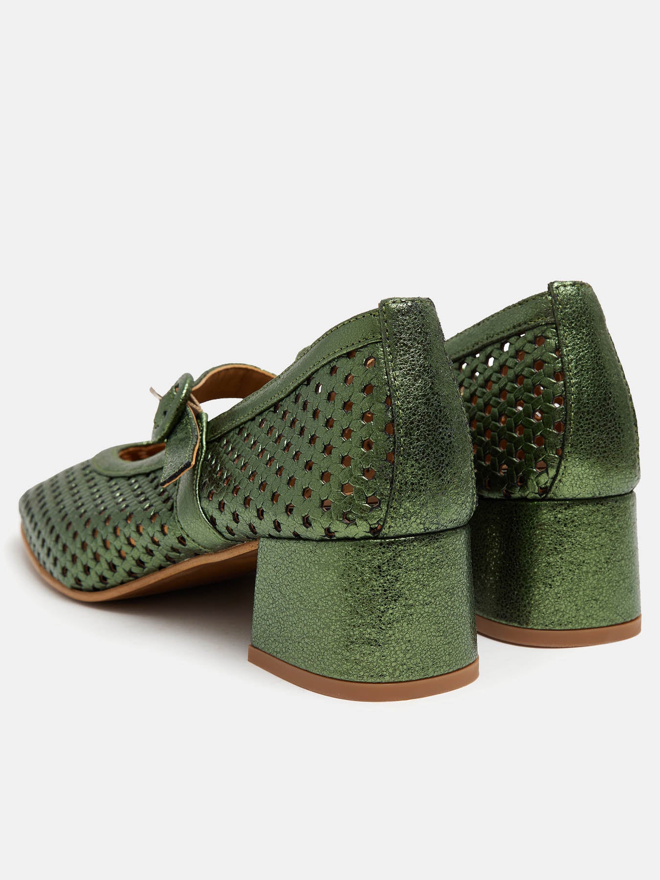 Zapato de mujer en piel con tacón bajo. Nancy