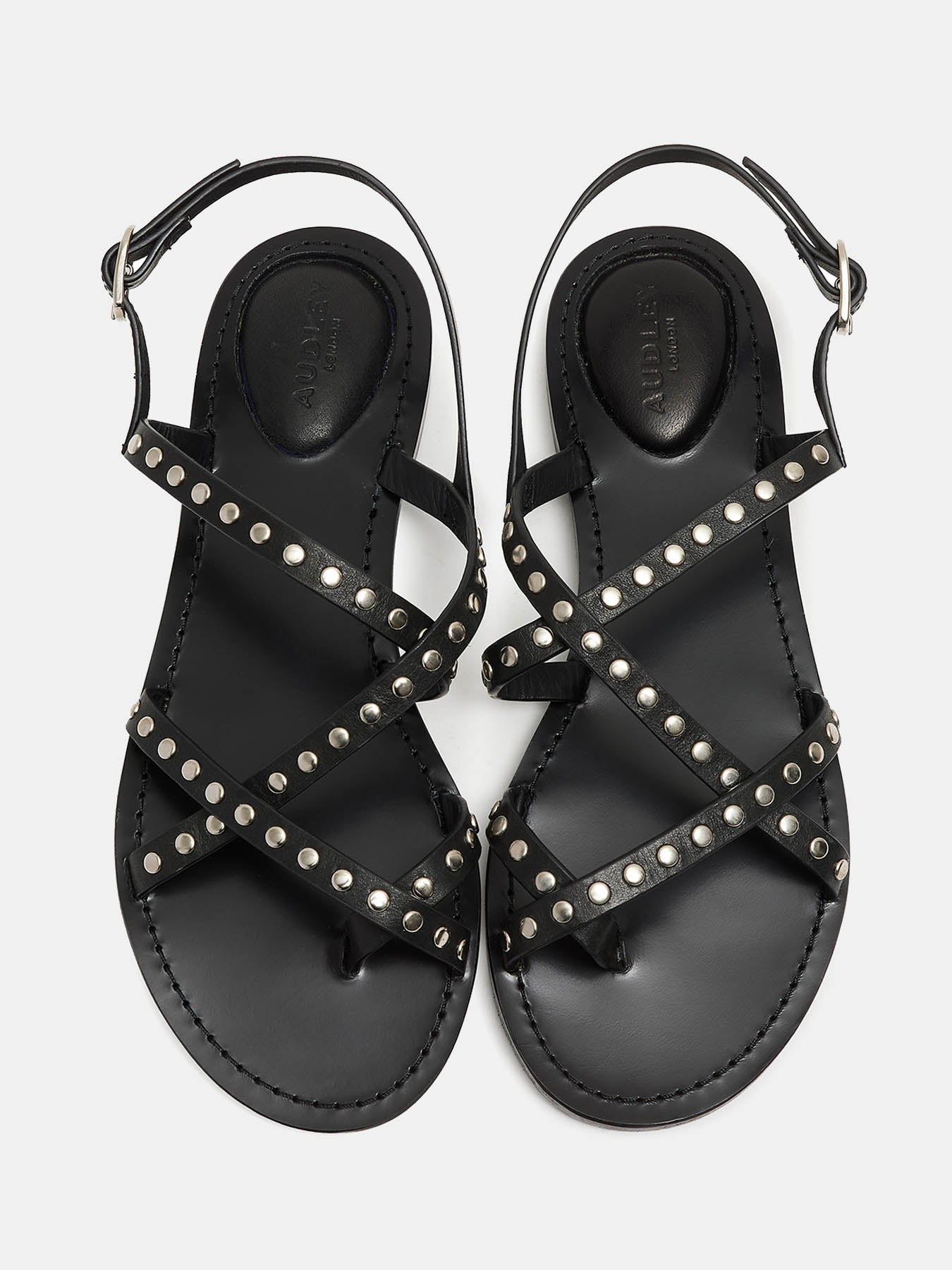 Women's leather sandal with a medium heel. Nairy