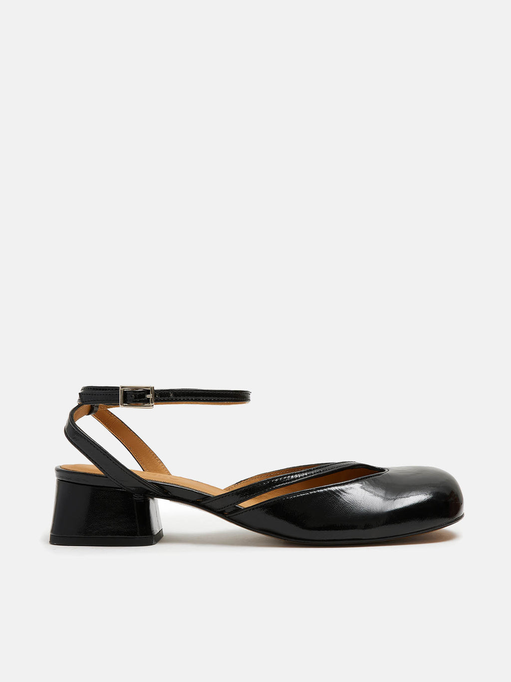 Women's low-heel leather shoe. Nina