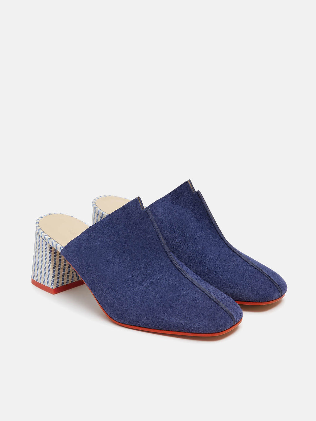 Zapato de mujer en piel con tacón medio. Nanna