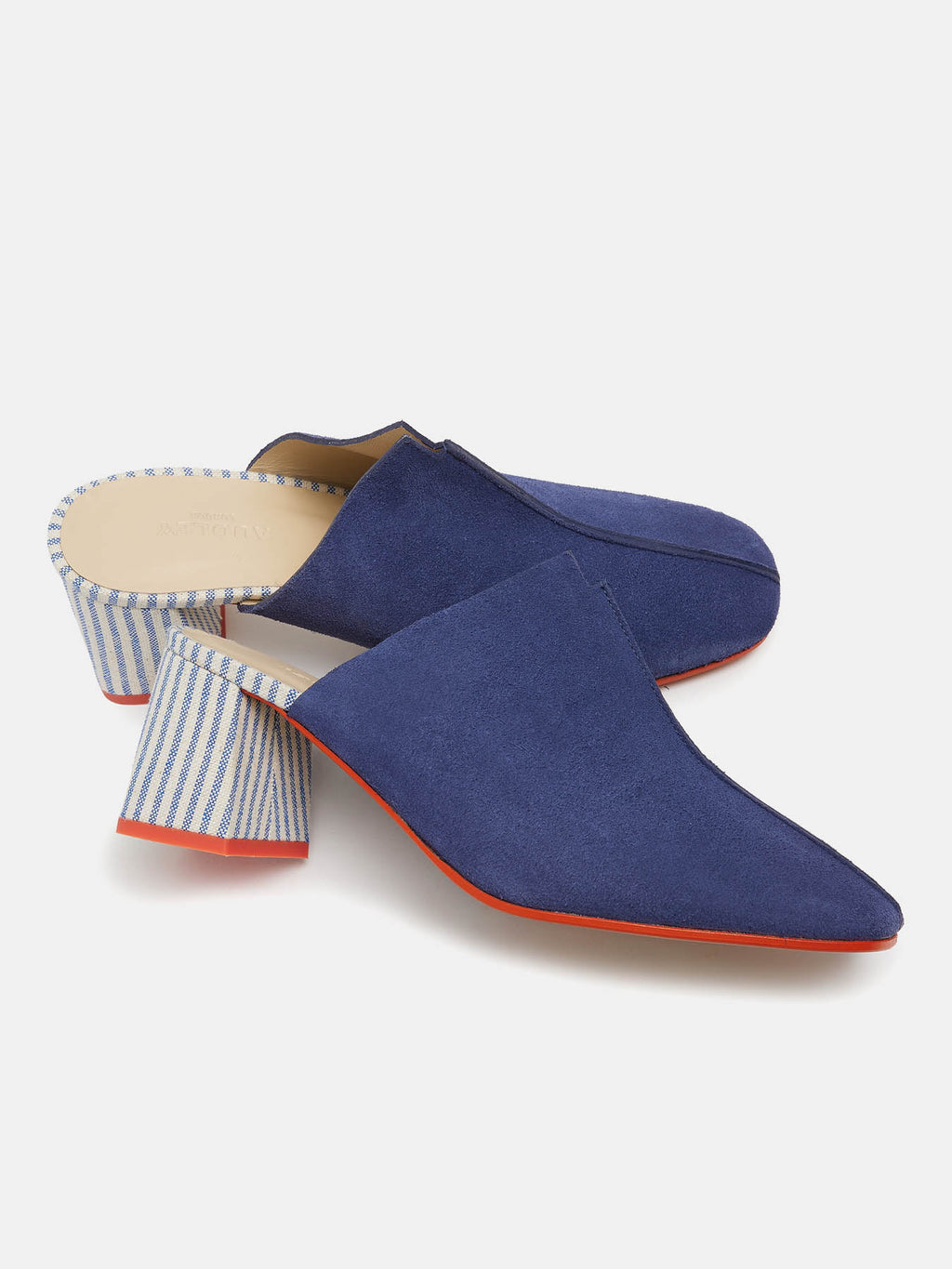 Zapato de mujer en piel con tacón medio. Nanna