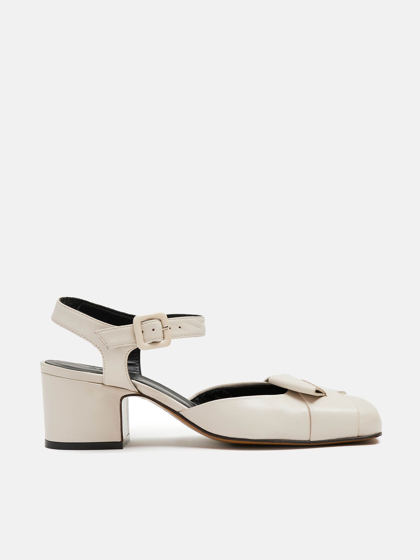 Women's leather shoe with a mid-height heel. Nalina