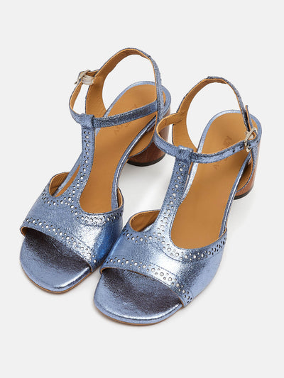 Sandali da donna in pelle con tacco medio. Nelsira