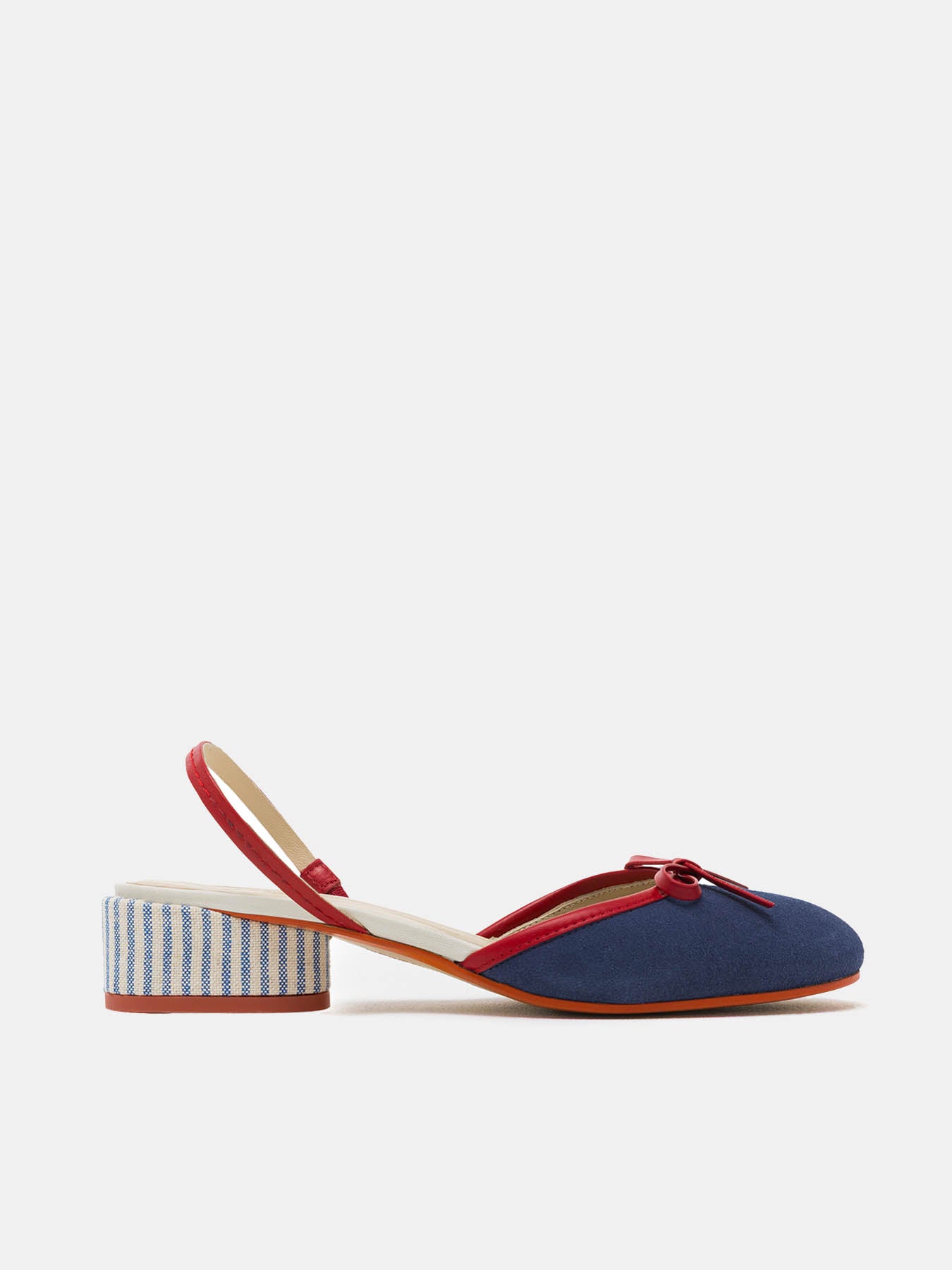 Zapato de mujer en piel con tacón bajo. Nicol
