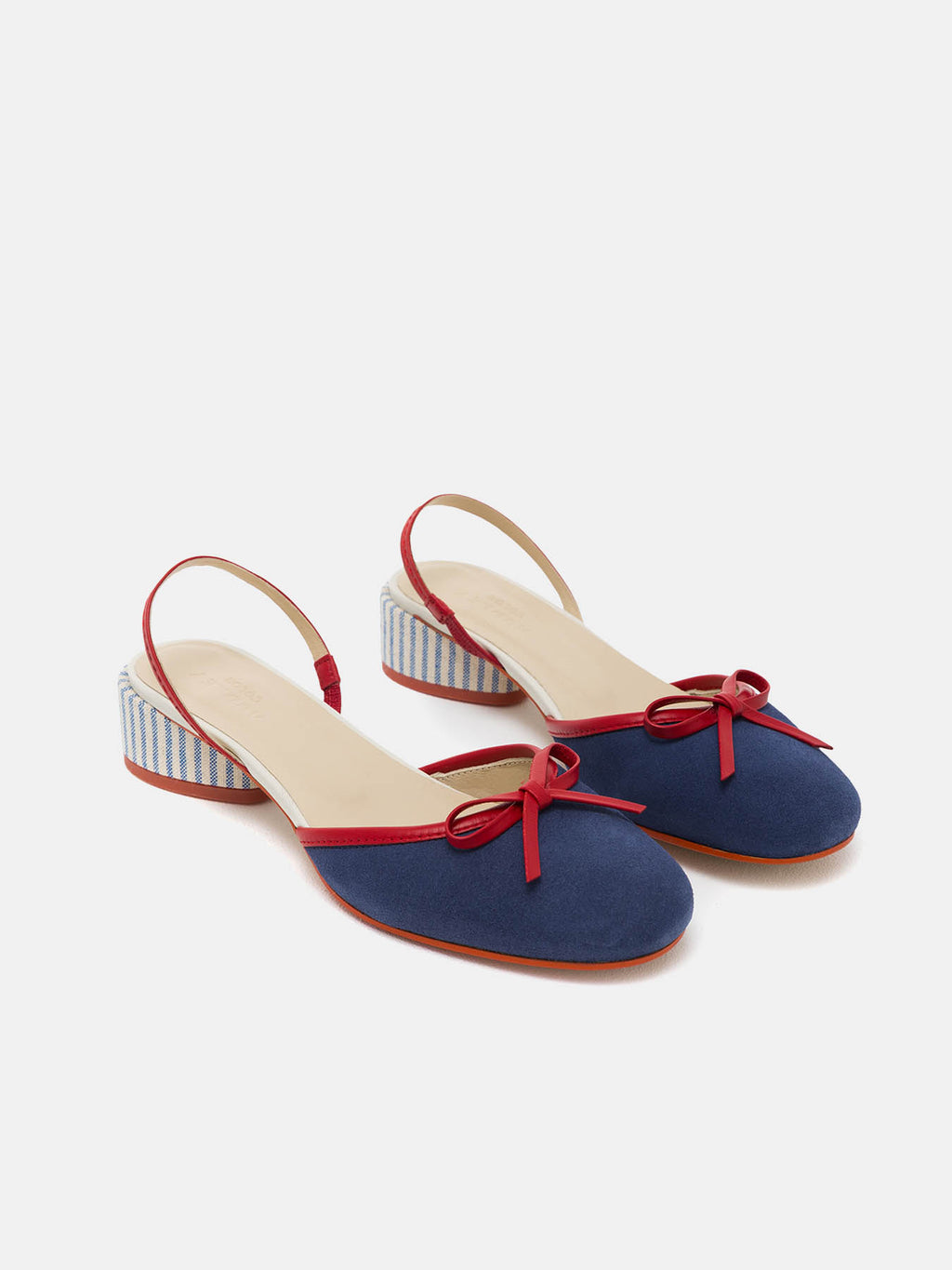 Zapato de mujer en piel con tacón bajo. Nicol