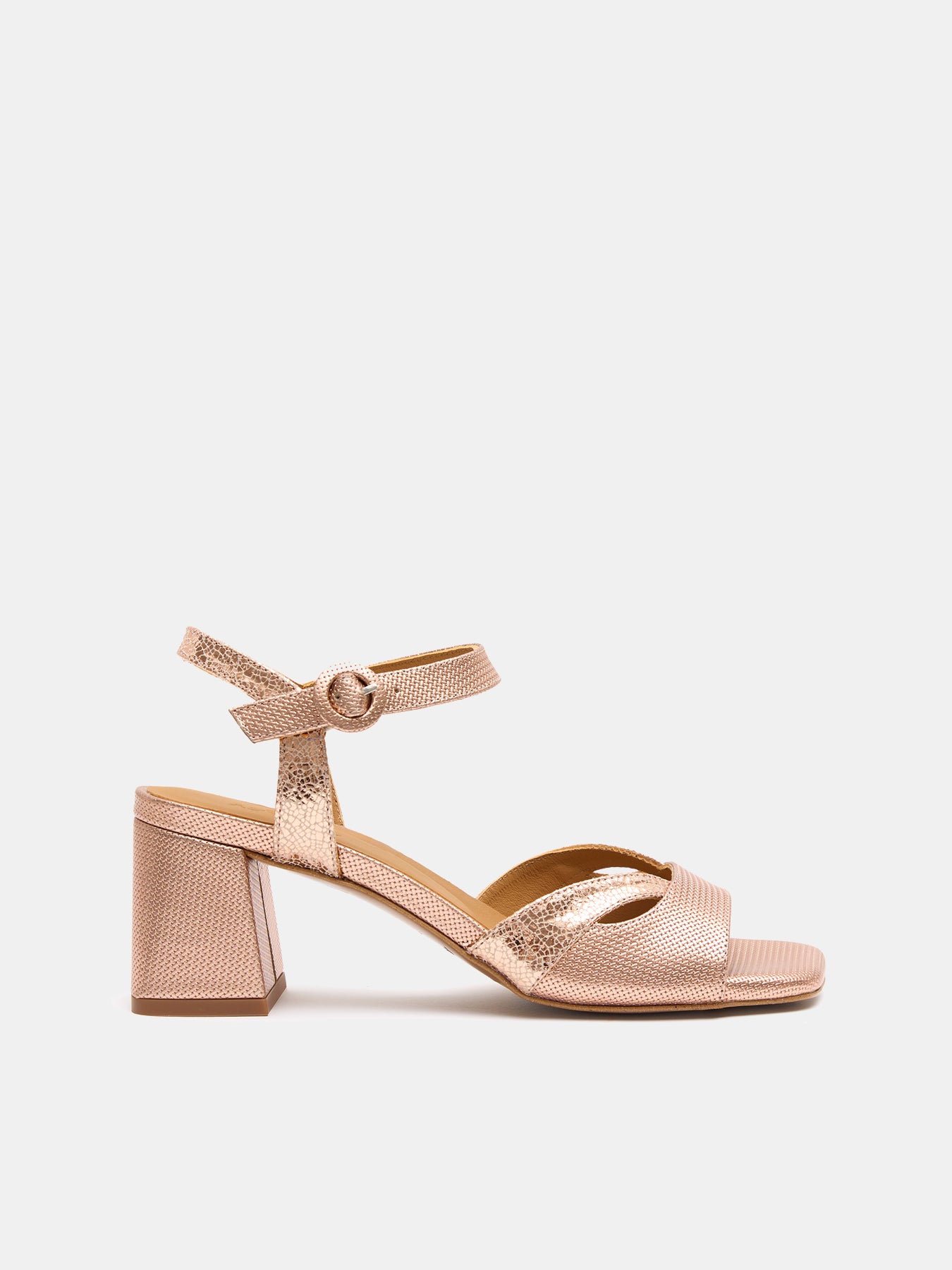 Women's leather sandal with a medium heel. Lenna
