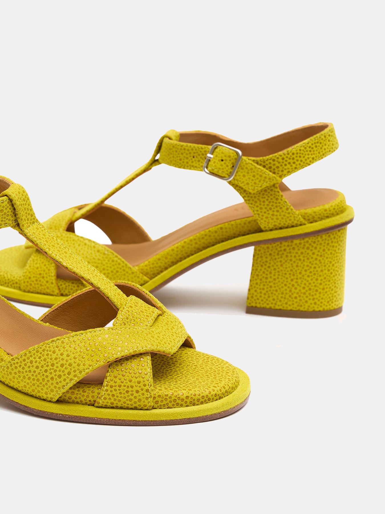 Women's leather sandal with a medium heel. Liberty