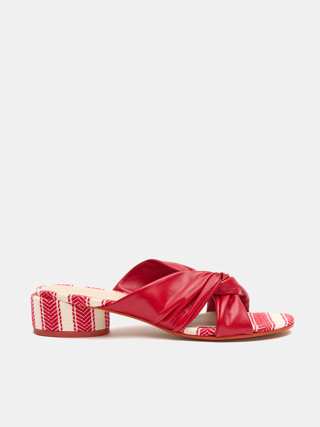 Women's leather low-heeled sandal. Noria