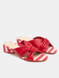 Women's leather low-heeled sandal. Noria