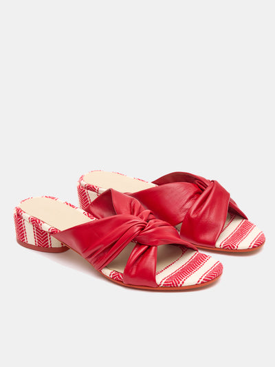 Women's leather low-heeled sandal. Noria