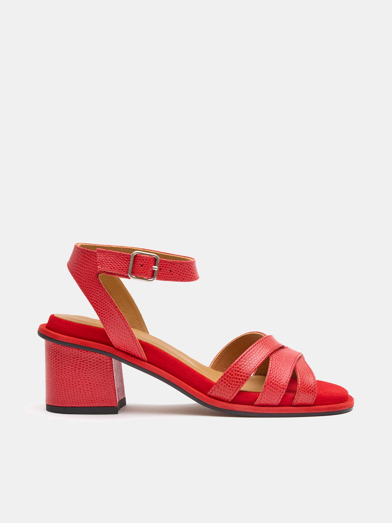 Women's leather sandals with medium heel. Laurita