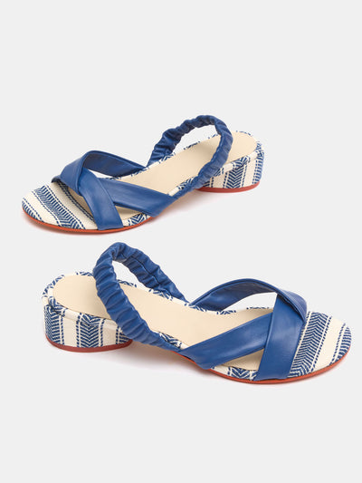 Women's leather sandal with low heel. Nivia