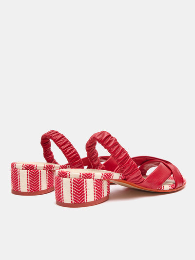 Sandalo da donna in pelle con tacco basso. Nisae