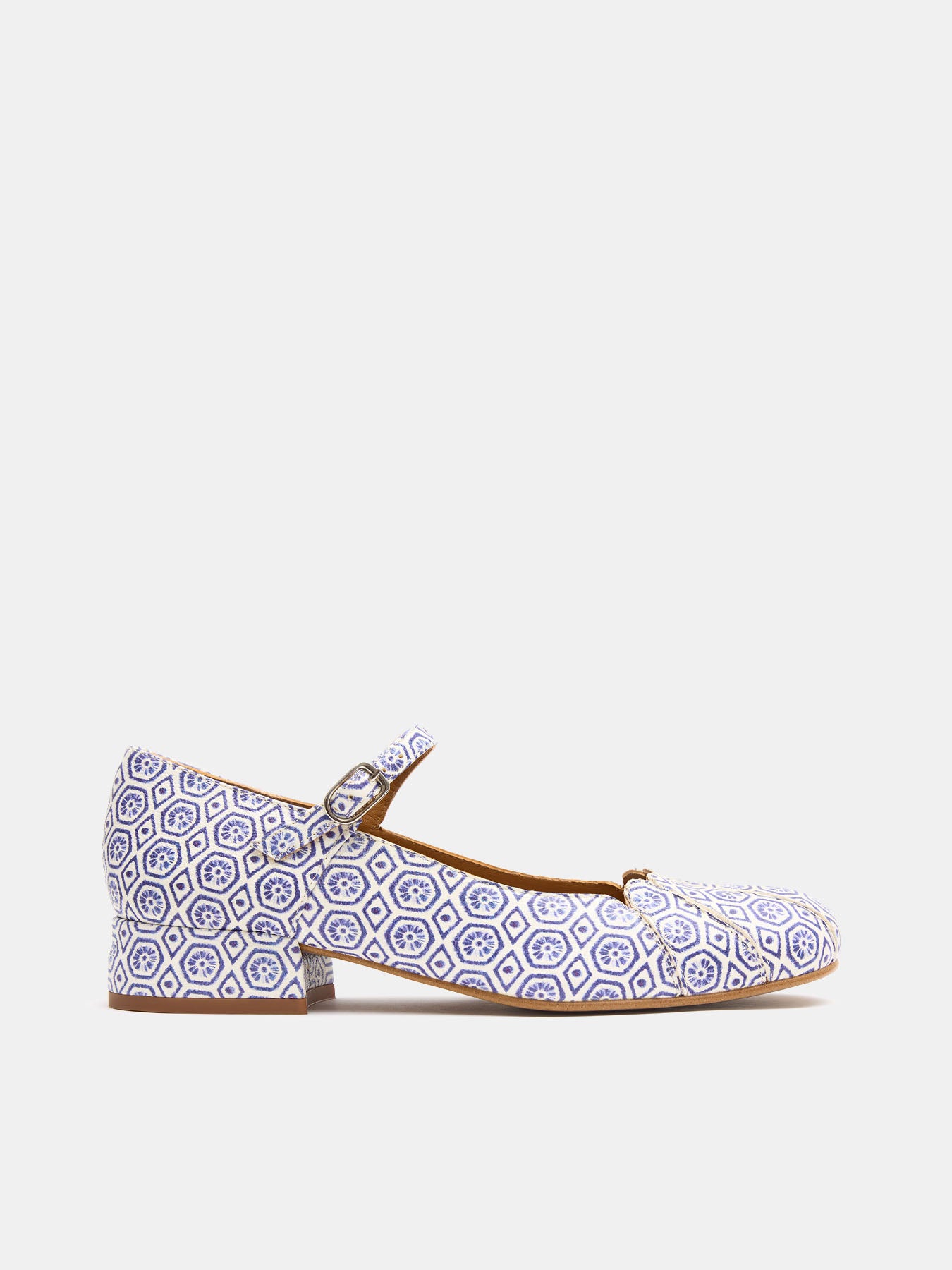 Scarpa da donna in pelle con tacco basso. Liz