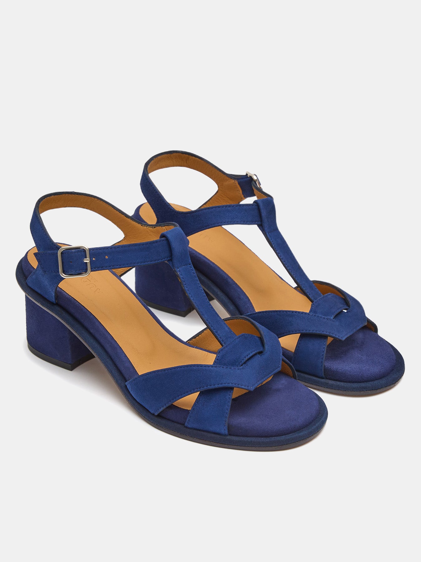 Women's leather sandal with a medium heel. Lucinda