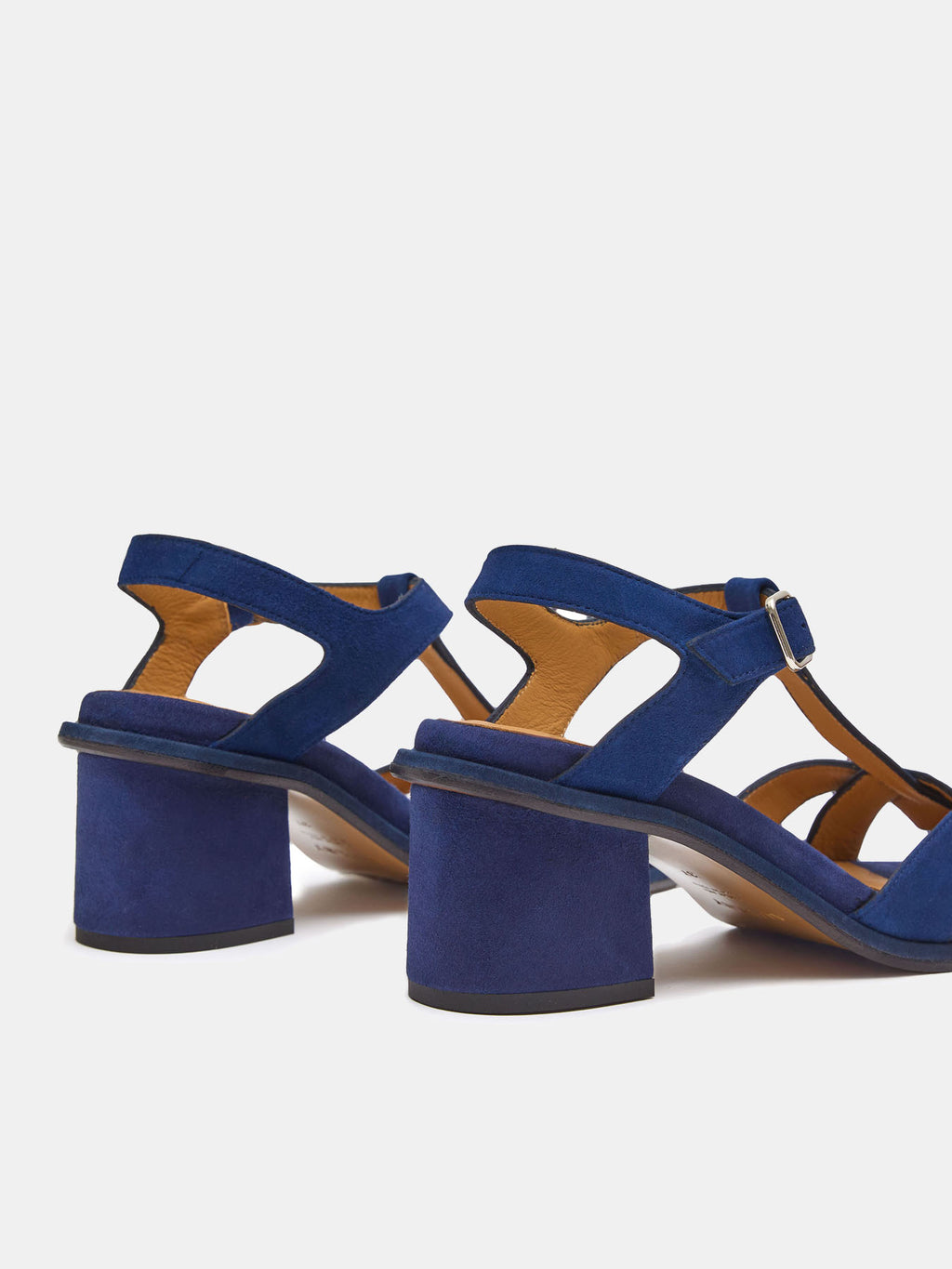 Women's leather sandal with a medium heel. Lucinda