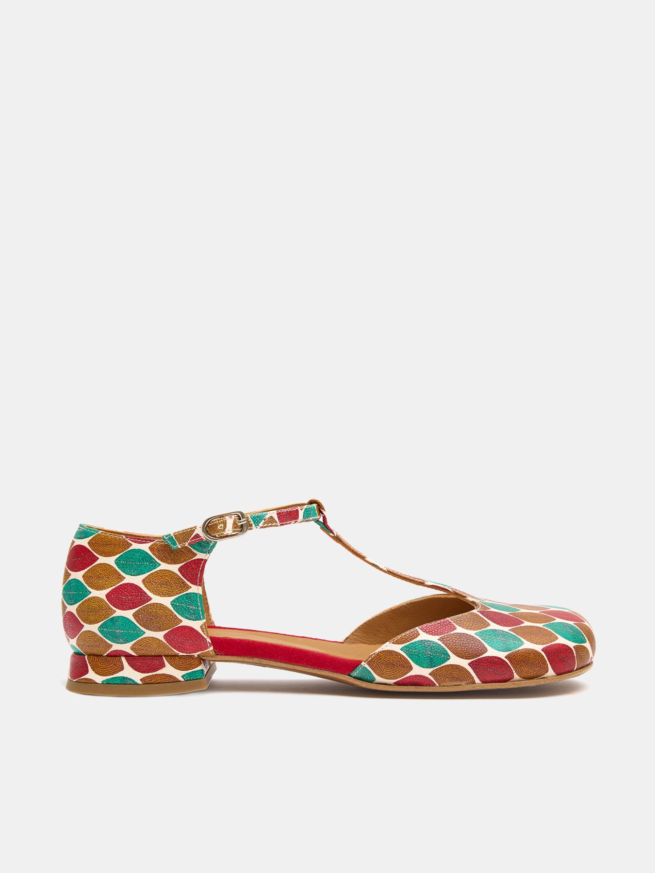 Women's leather shoe with low heel. Libabel