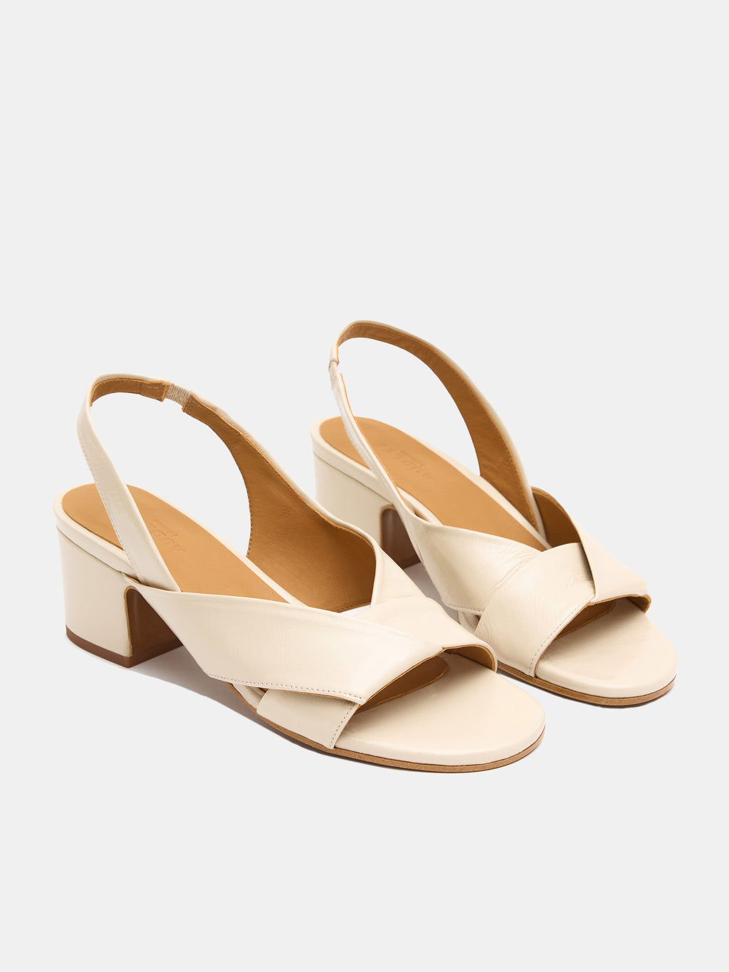Women's low-heeled leather sandals. Nerey