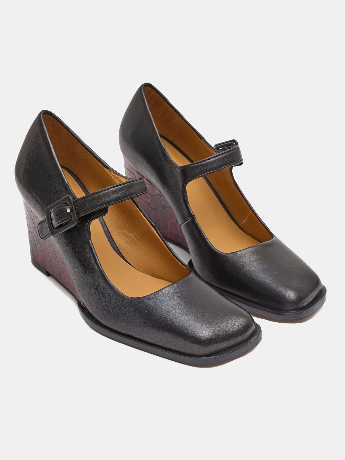 Scarpa da donna in pelle con tacco alto. Melina