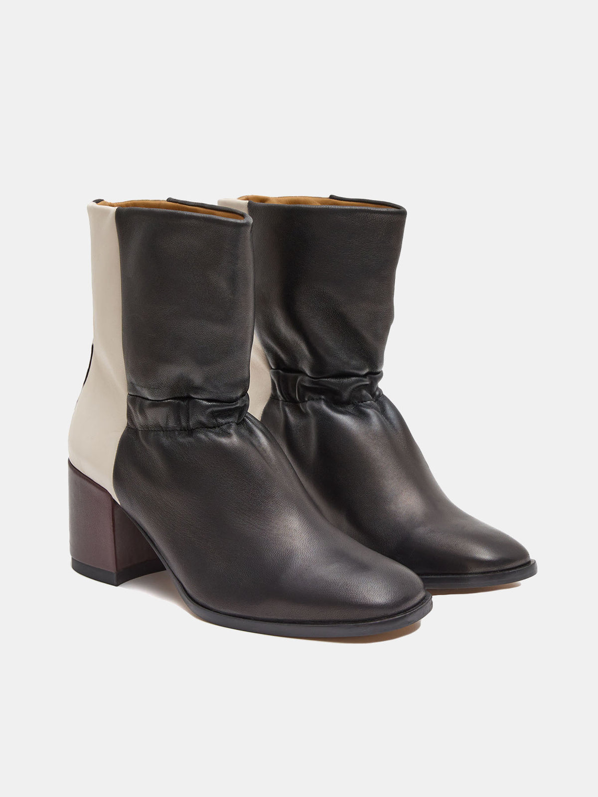 Stivaletti da donna in pelle con tacco medio. Miho