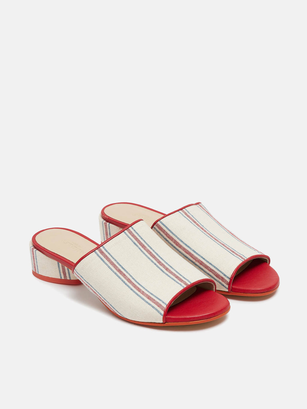 Women's leather low-heel sandals. Nani