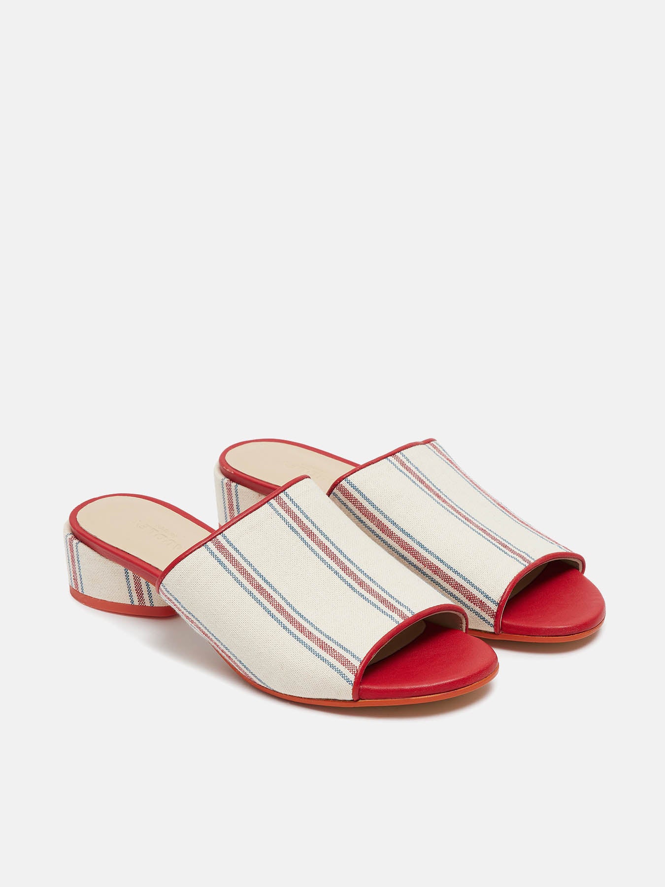 Women's leather low-heel sandals. Nani