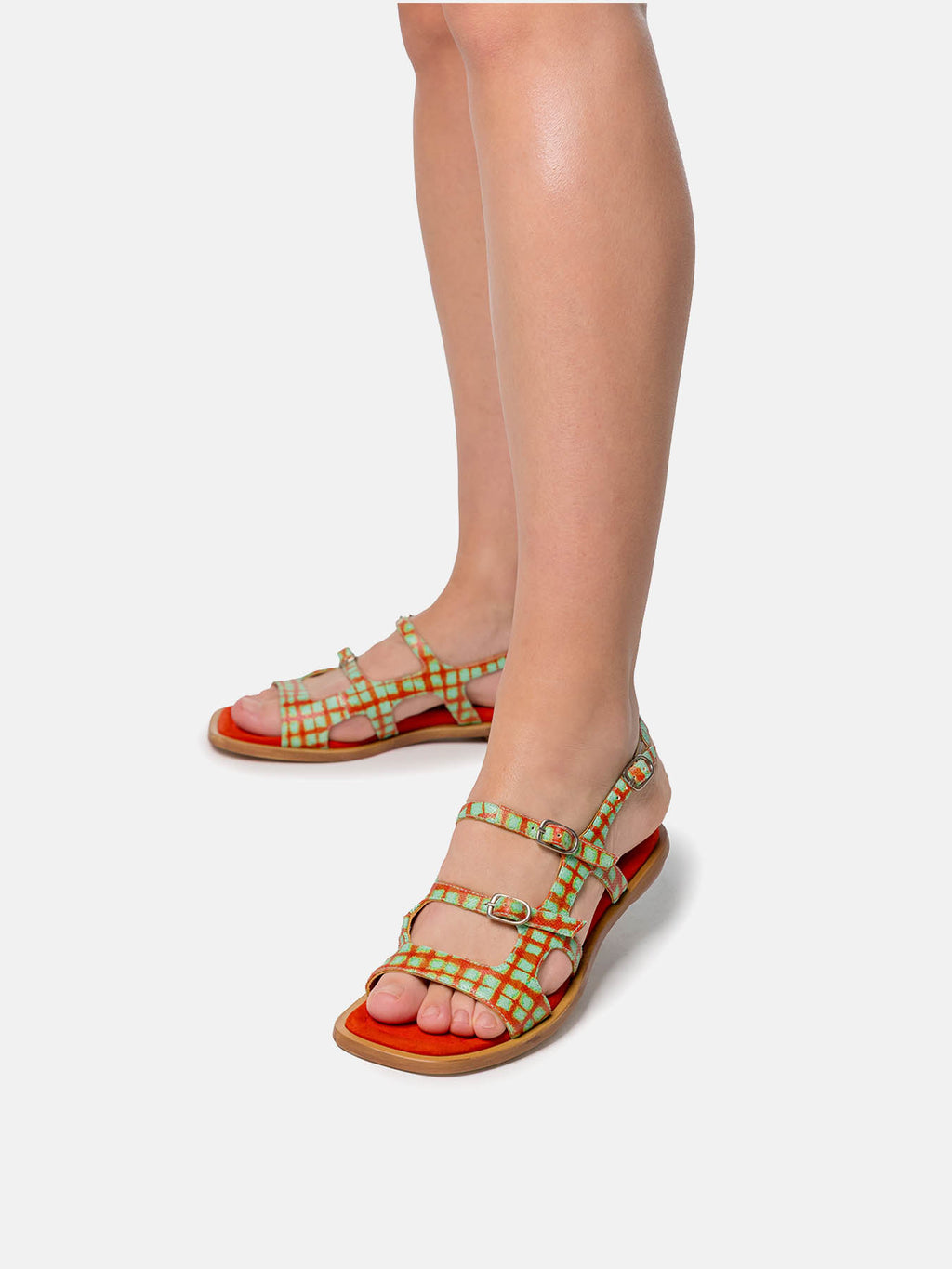 Women's low-heeled leather sandal. Nixie