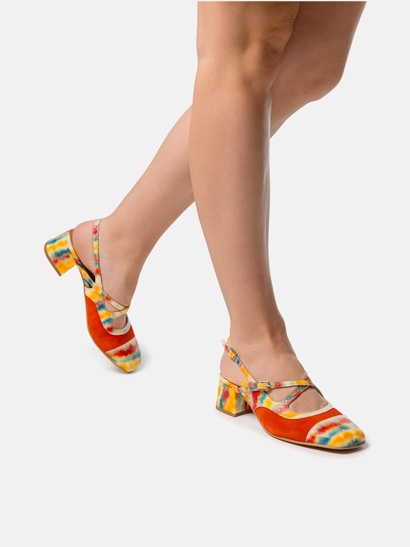 Zapato de mujer en piel con tacón bajo. Norah