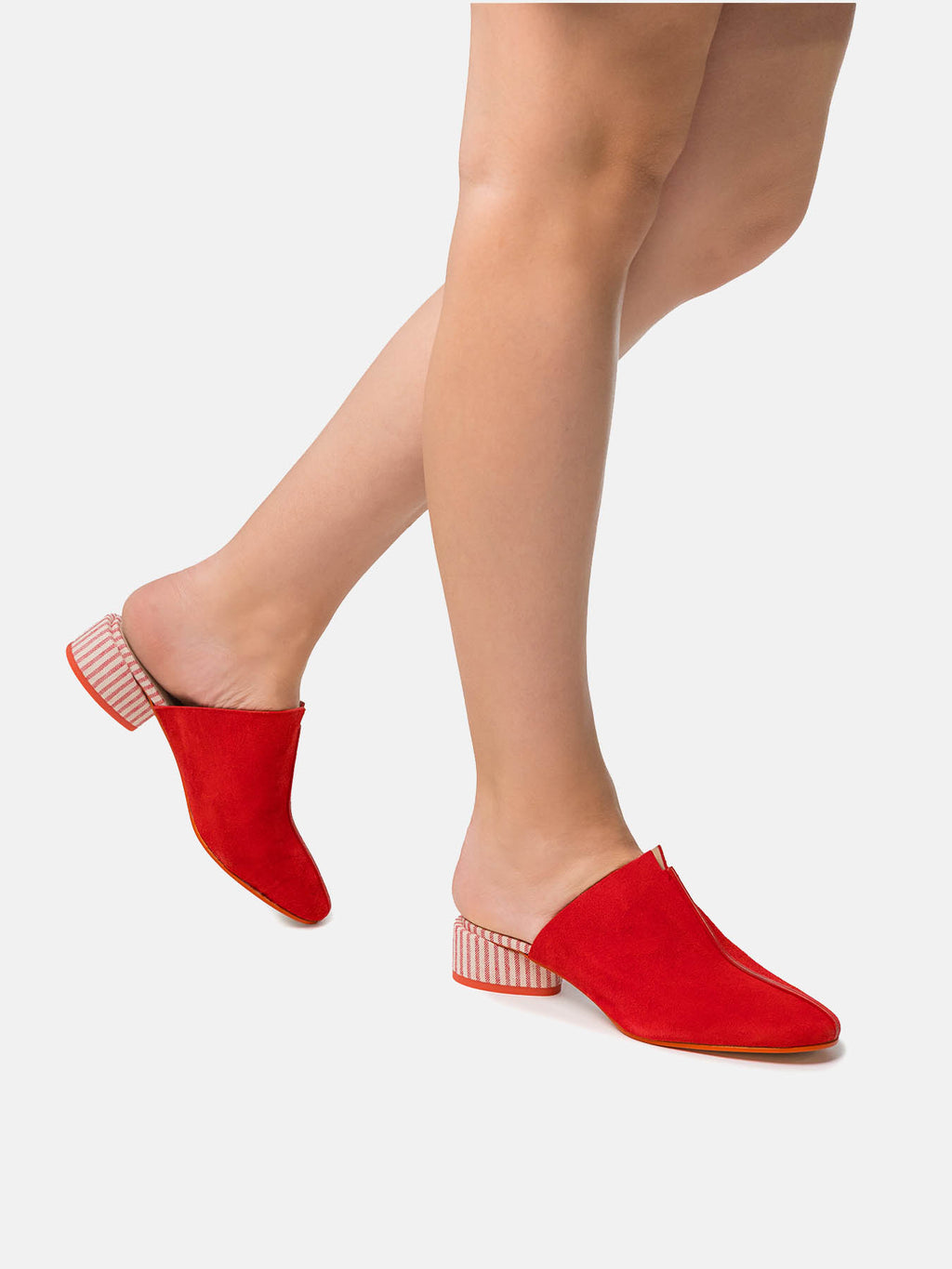 Scarpa da donna in pelle con tacco basso. Nisha