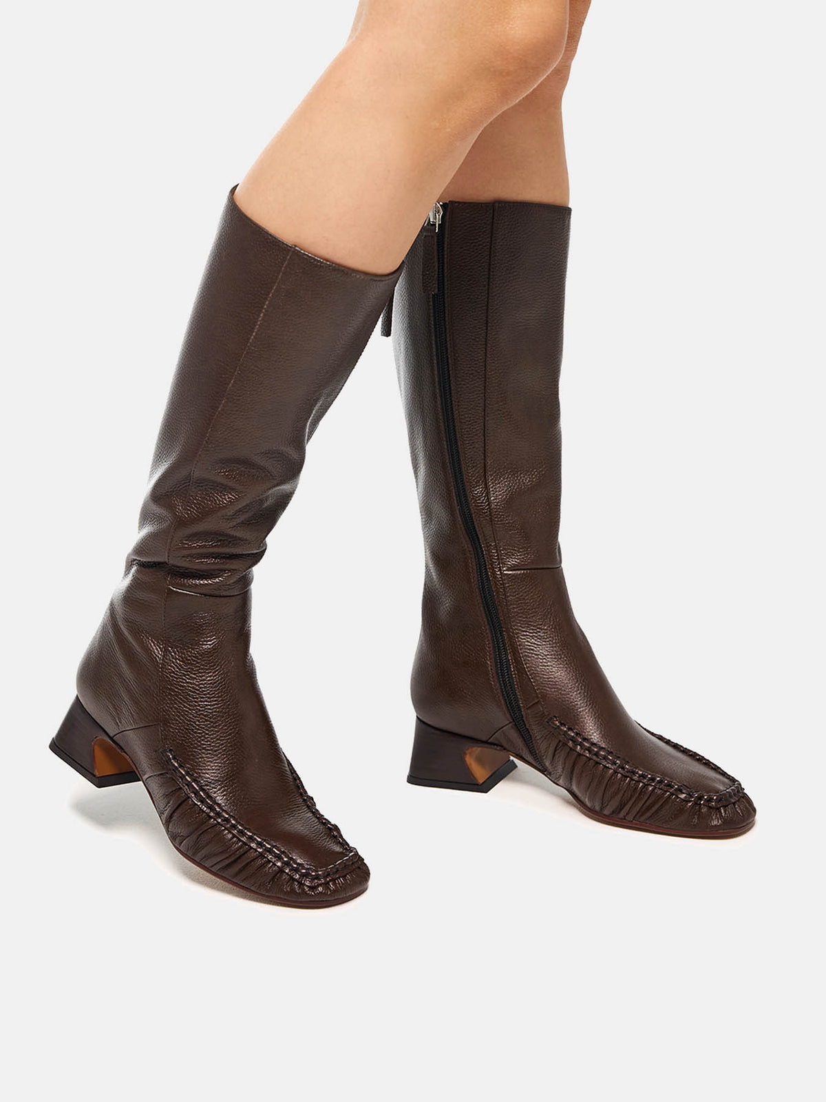 Stivaletti da donna in pelle con tacco medio. Ofelia