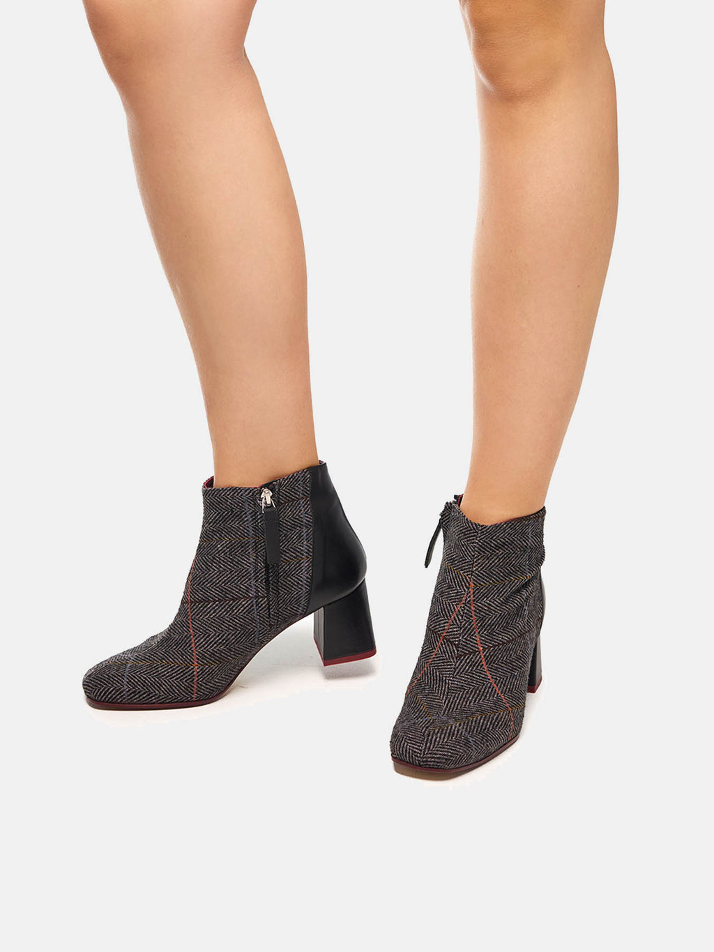 Stivaletti da donna in pelle con tacco medio. Oliviana