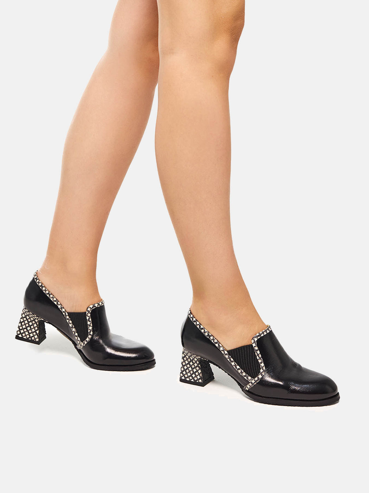 Zapato de mujer en piel con tacón alto. Orinda