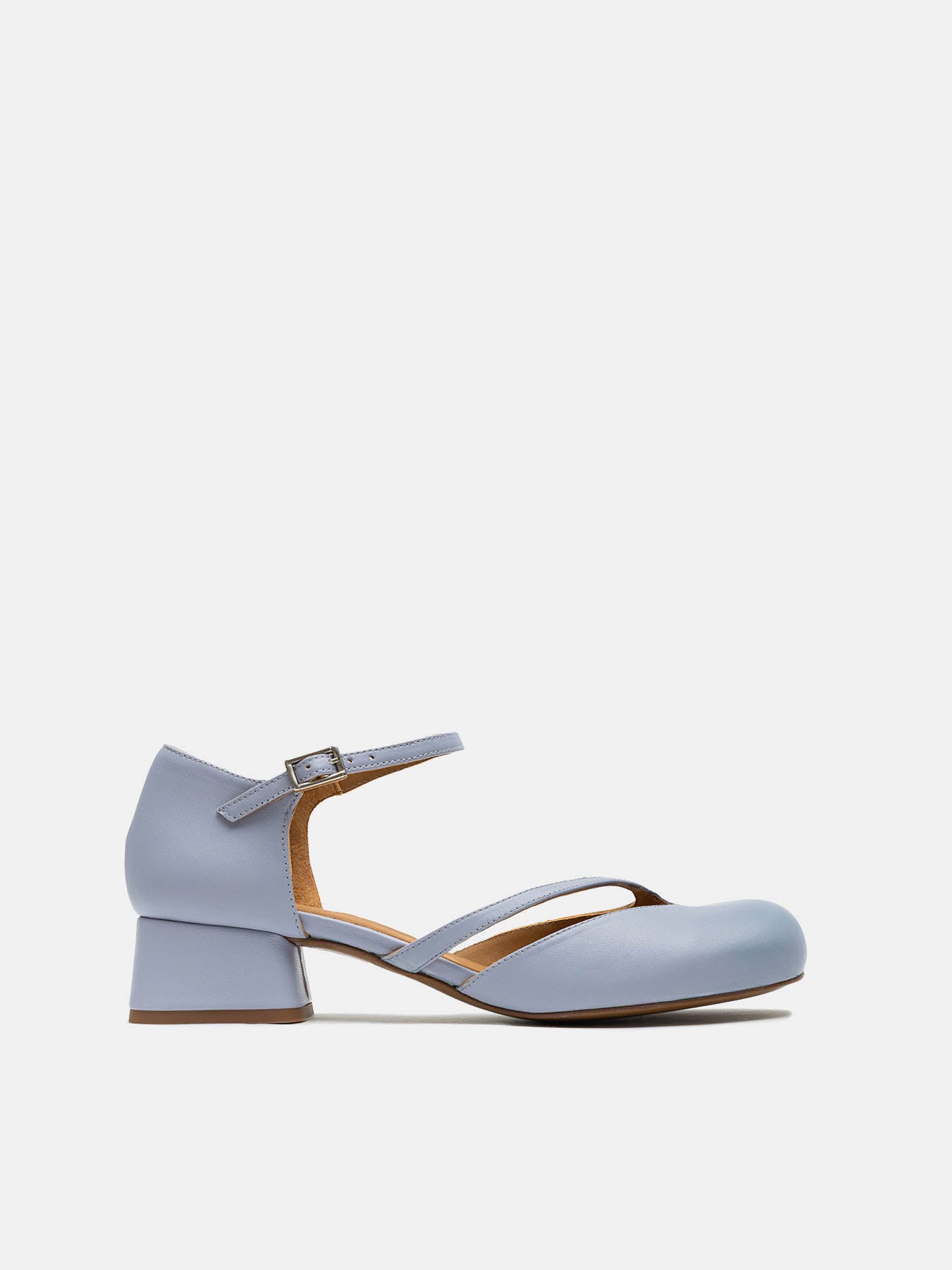 Zapato de mujer en piel con tacón bajo. Nisrin