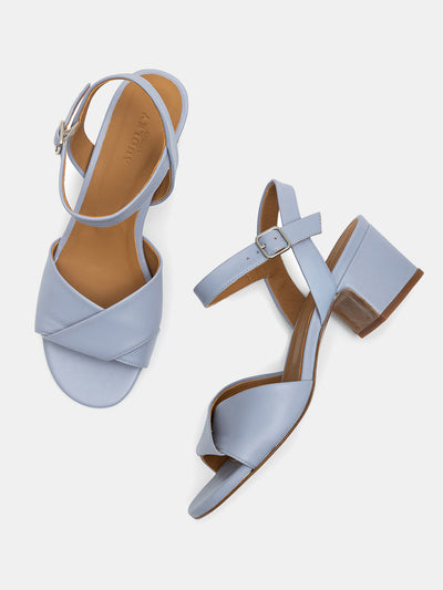 Sandalo da donna in pelle con tacco medio. Niceta