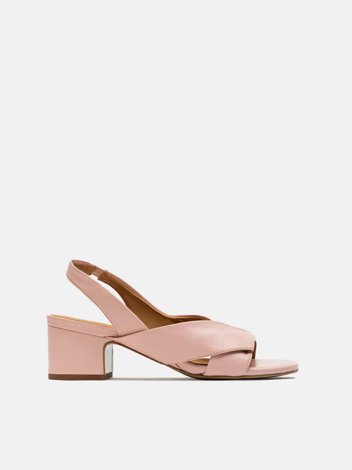 Women's leather sandal with low heel. Nadina