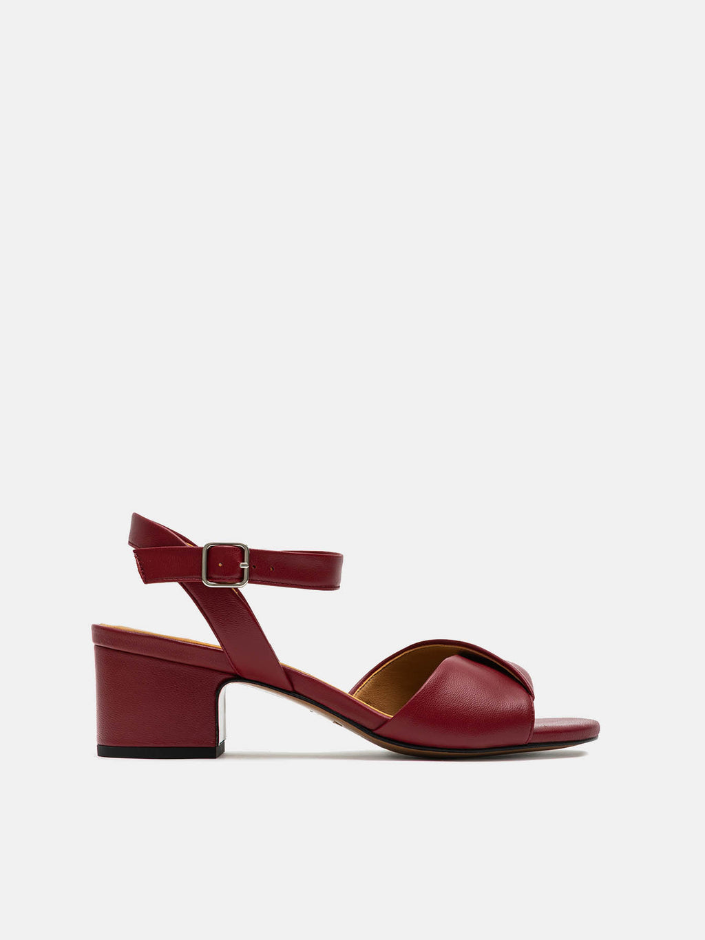Sandalo da donna in pelle con tacco medio. Natasha