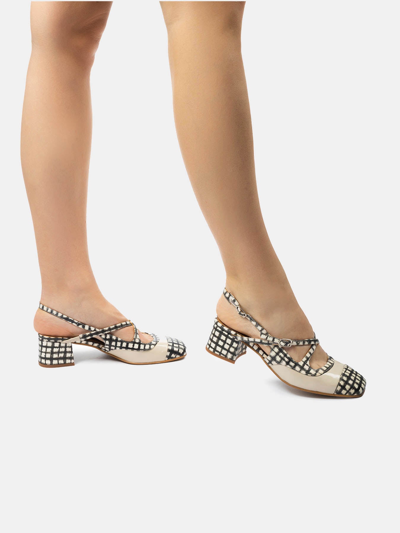 Zapato de mujer en piel con tacón bajo. Norma