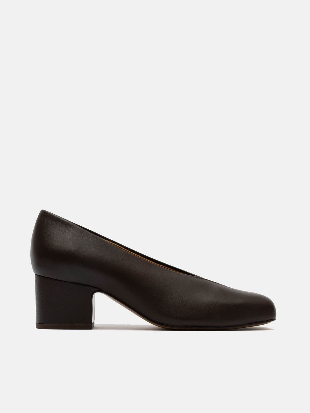 Zapato de mujer en piel con tacón medio. Othalia