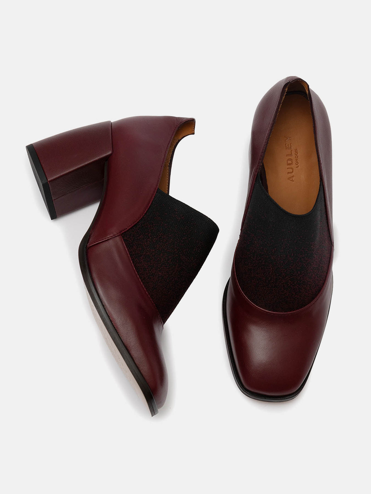 Zapato de mujer en piel con tacón alto. Orazia
