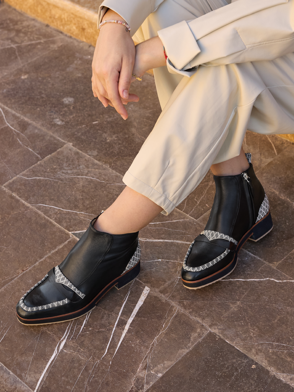 Women's leather ankle boots with a mid-heel. Ohanna