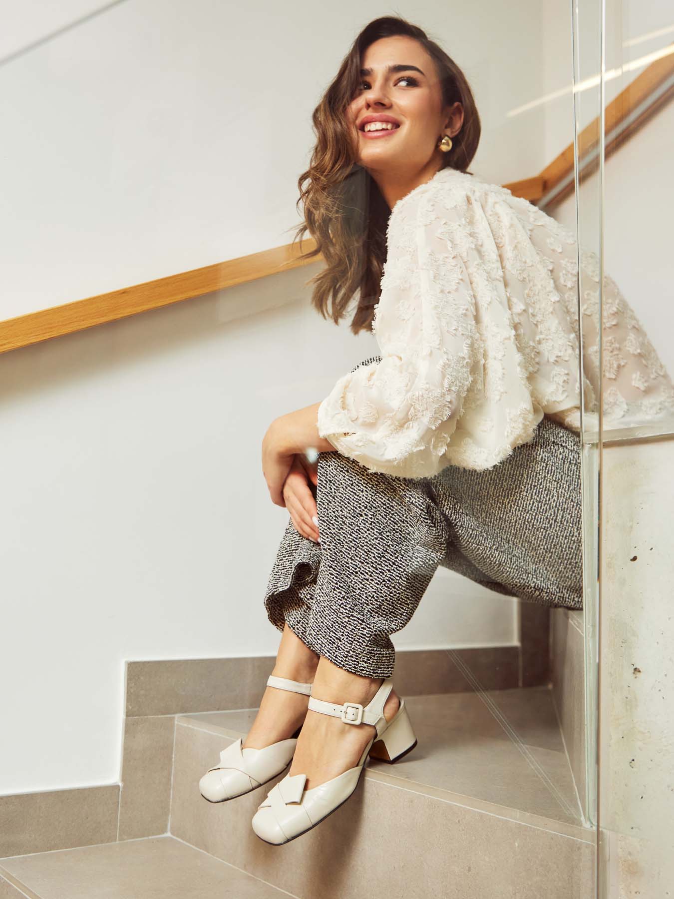 Zapato de mujer en piel con tacón medio. Nalina