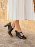 Zapato de mujer en piel con tacón alto. Onora