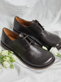 Zapato de mujer en piel con tacón bajo. Osiris